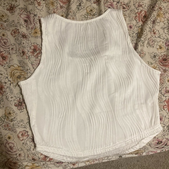SHEIN textured white tank top - Picture 3 of 5